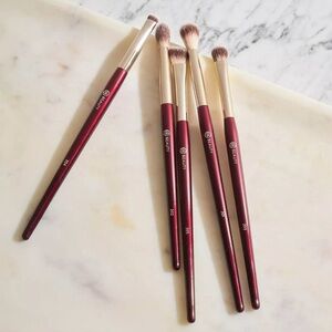 BK BEAUTY 5-Piece Essential Collection Eye Brush SET NIB🔖